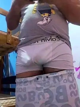 Enjoy watching this uncut scene of Gay sex chat with caror3