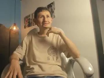 Stream this complete movie of Gay sex chat with dani_swagger