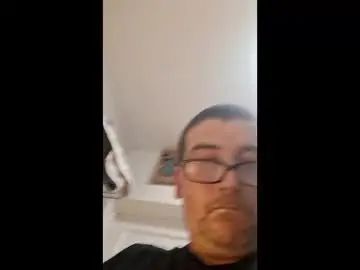 Play the HD movie of Gay sex chat with uncuthardtop85