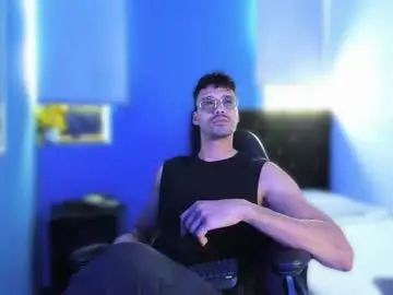 Stream this complete movie called Gay sex chat with alexandermarttins
