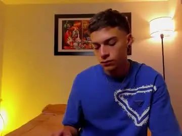 Play full video titled Gay sex chat with noahh_sky