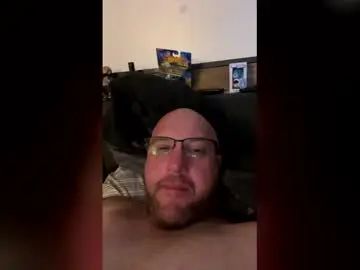 Enjoy watching this uncensored movie titled Gay sex chat with dadbodrocker