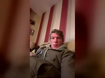 Play complete scene called Gay sex chat with bigpeyer