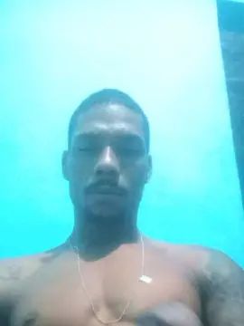 Play the full scene called Gay sex chat with Arrombadodecu24