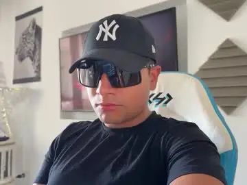 Play uncut video titled Gay sex chat with sexyloverspain
