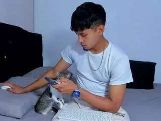 Stream complete scene named Gay sex chat with thiago77mesh