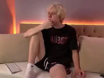View the complete video titled Gay sex chat with justinbyrd