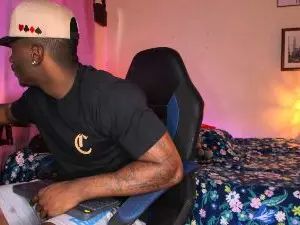 View this uncensored video titled Gay sex chat with EthanTraviss