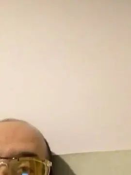 Play this complete video called Gay sex chat with falconc