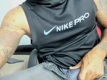 Play the full scene of Gay sex chat with leonidas1195