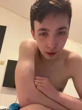 View HD scene called Gay sex chat with la_biscotte_du1