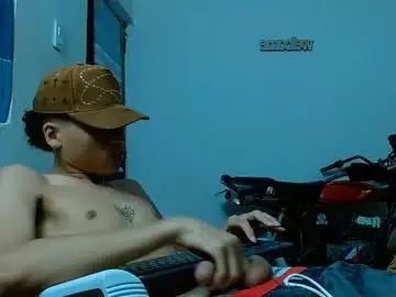 Stream the uncut clip called Gay sex chat with camilohot_2