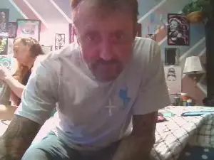 Play complete video named Gay sex chat with HustleNFlo