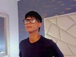 Stream this uncut video of Gay sex chat with MateoSweat