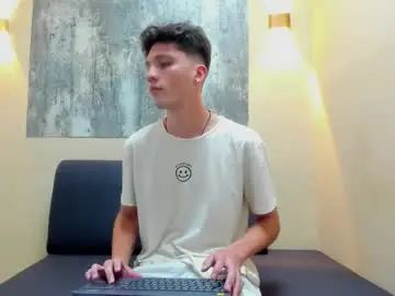 Enjoy watching this full video of Gay sex chat with yatson_cody