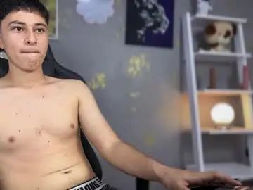 View uncensored movie of Gay sex chat with noah_magno