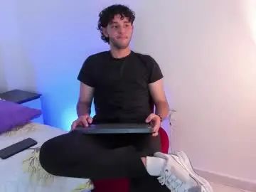 Stream this full video of Gay sex chat with santi700948