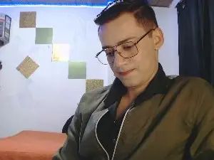 Play the HD movie called Gay sex chat with lucianotorres