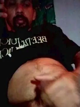 Watch uncut scene of Gay sex chat with Bigclevahh