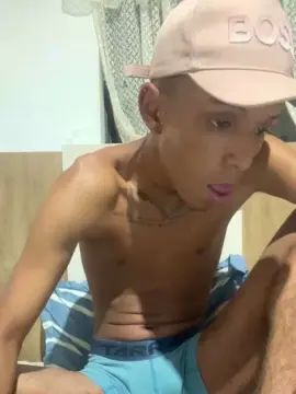 View this complete clip named Gay sex chat with Iam_Colt