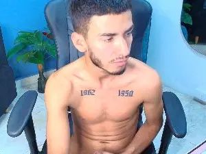 Play the complete clip named Gay sex chat with Noah_JONES_