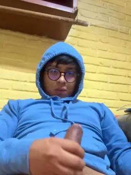 Play the full video named Gay sex chat with Tuamigovergon01