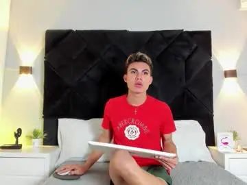 View complete clip of Gay sex chat with patrick_belier