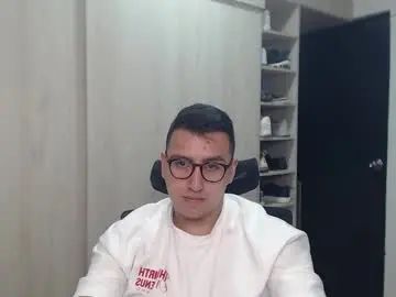 Stream the hardcore scene titled Gay sex chat with dantevesper