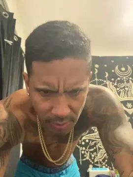 Play full scene titled Gay sex chat with Oliwayy
