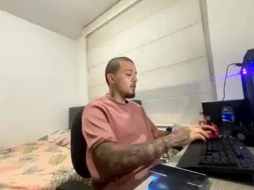 Stream this HD video of Gay sex chat with maximo_garcia17