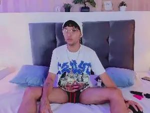 Stream full video called Gay sex chat with Liam_Brent
