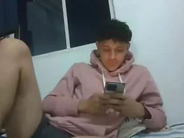 Play uncensored video titled Gay sex chat with xwhite_