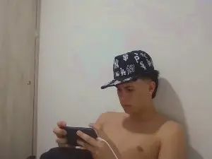 Play this complete video named Gay sex chat with juan_666xxx