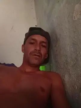 Play this uncut scene named Gay sex chat with maxi2039