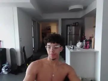 Stream the uncut movie called Gay sex chat with bigolbootylover1262
