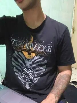 Watch this complete video named Gay sex chat with emocomtesosexy