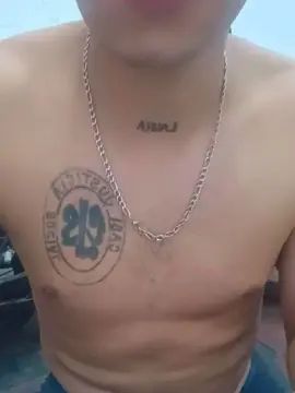 View the uncut clip named Gay sex chat with Miltonmaatias
