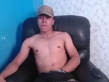 Stream this HD movie of Gay sex chat with enzo_valentinou