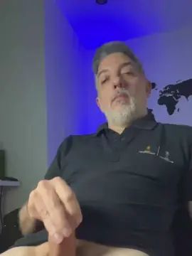 View this uncut video titled Gay sex chat with Sexiguycumming