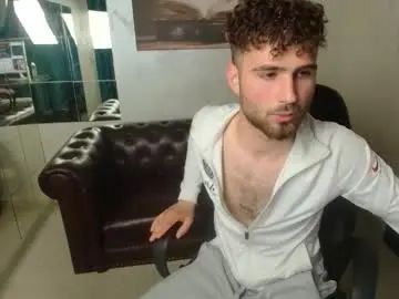 Enjoy watching this complete movie of Gay sex chat with kyloeast