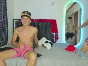 Stream this complete clip called Gay sex chat with paul_tony