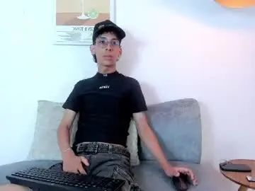 Watch the full movie titled Gay sex chat with dax_blaze