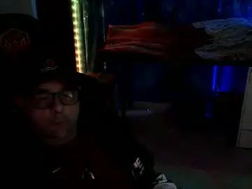 Enjoy watching the uncut video of Gay sex chat with andreadhsound83