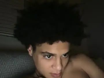 Stream uncut video named Gay sex chat with lightskinwithgirth