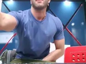 Stream the uncensored clip called Gay sex chat with LoiroDiamantte
