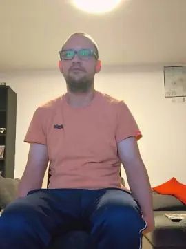 View HD video named Gay sex chat with Pissfreak96