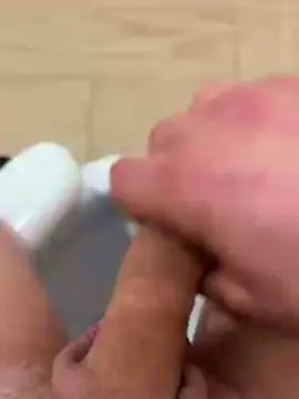 Play the uncut video of Gay sex chat with MaialebolognA