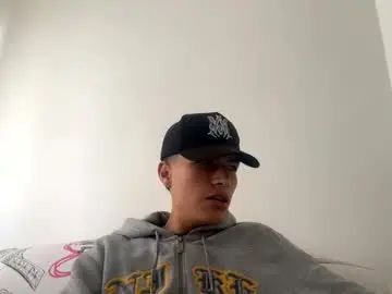 Watch full video of Gay sex chat with maikitol2026