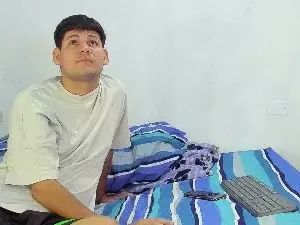 Play this complete movie called Gay sex chat with Cat_sumisive