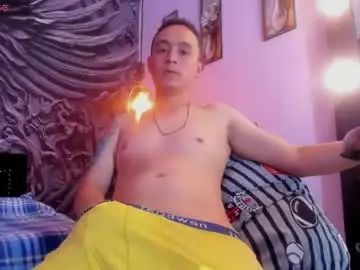 Enjoy watching the hardcore scene of Gay sex chat with julian_master_